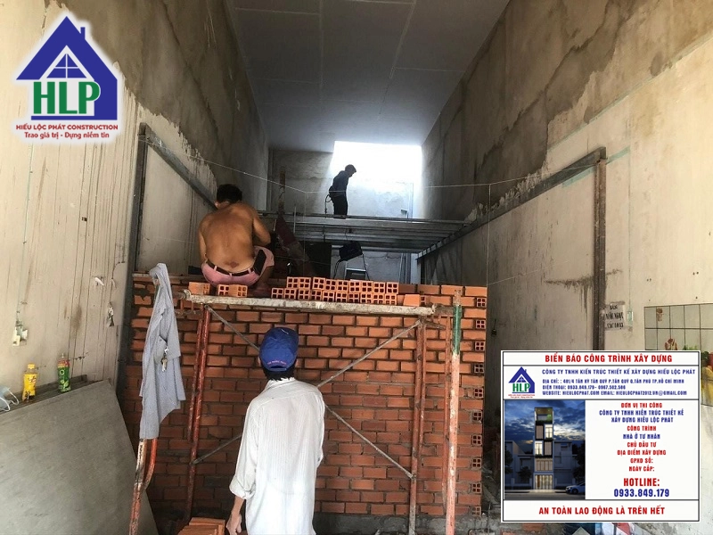 Thi công nhà trọn gói tại công ty luôn đảm bảo chất lượng của công trình xây dựng.